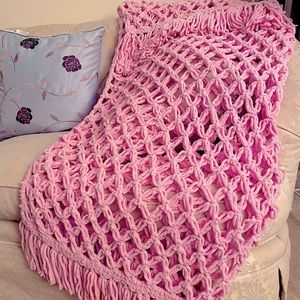 Super Plush Love Knot Crochet Afghan Blanket